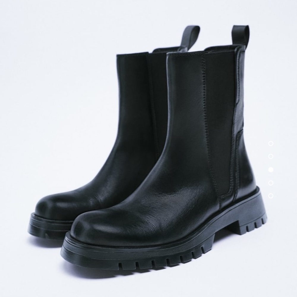 ZARA LEATHER CHELSEA BOOTS
